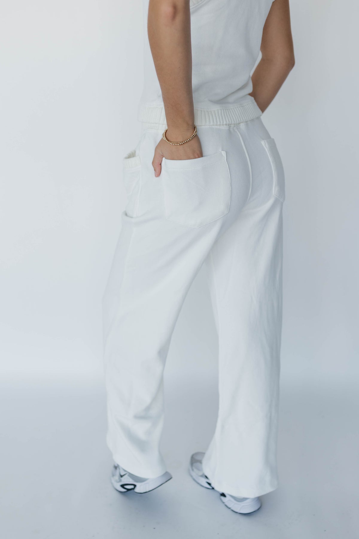 The Classy Ivory Set